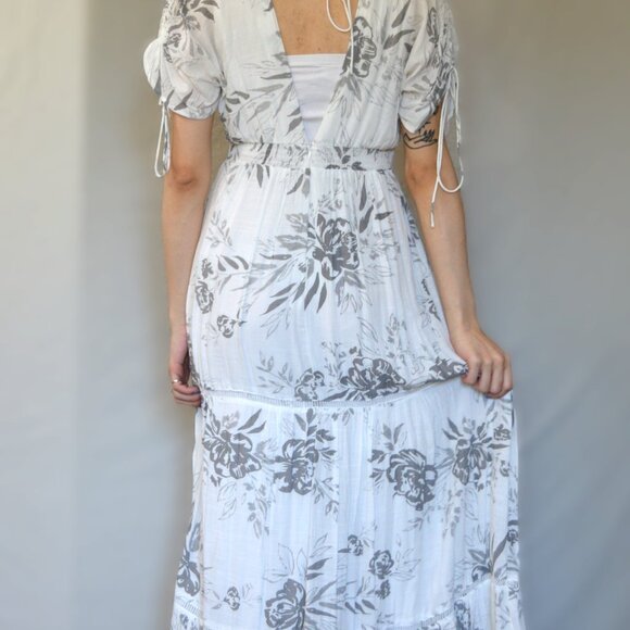 Summer gray and white dress by Aladore. - Picture 3 of 8